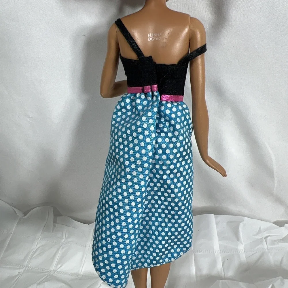 2015 Barbie Doll Fashionista Red‎ pink hair Red
